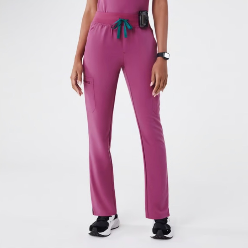 NWT FIGS High-Waisted Yola Straight Leg Scrub Pant | Bright Fuschia | Small